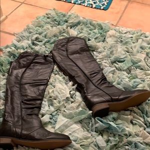 Black to the knee boots